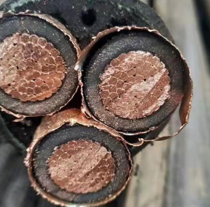 金聯(lián)宇電線電纜廠家在制造電纜的時(shí)候不能忽略質(zhì)量問(wèn)題.jpg